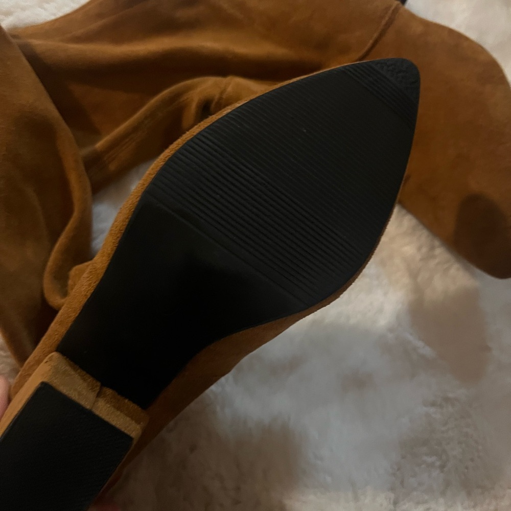 NWOT Goodnight Macaroon 'Marlo' over-the-knee boots in a tan suede material - Picture 4 of 9